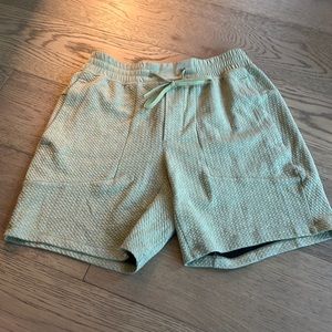Lululemon men’s shorts size medium